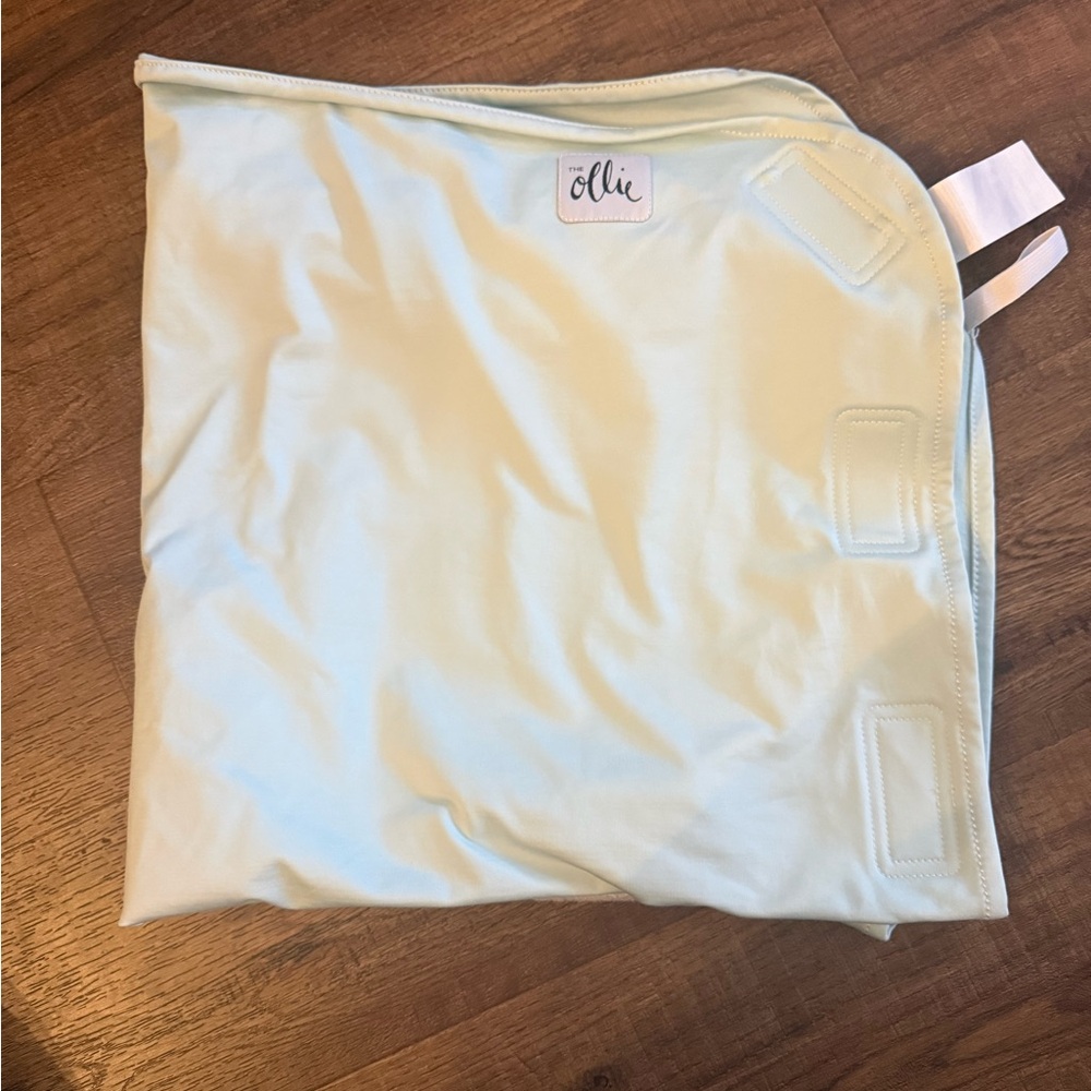 Ollie Baby Swaddle in mint green